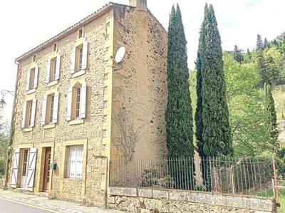 Maison traditionnelle - 120 m² - 6 pièces
