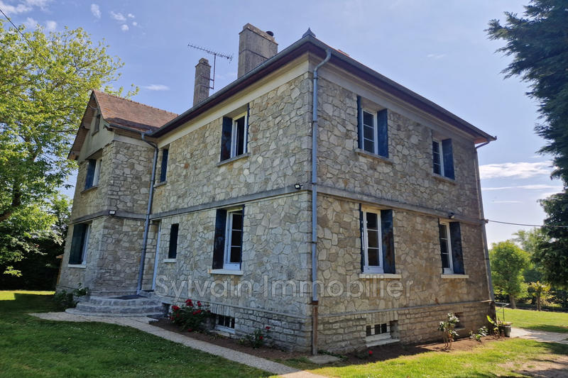 Maison - 216 m² - 6 pièces