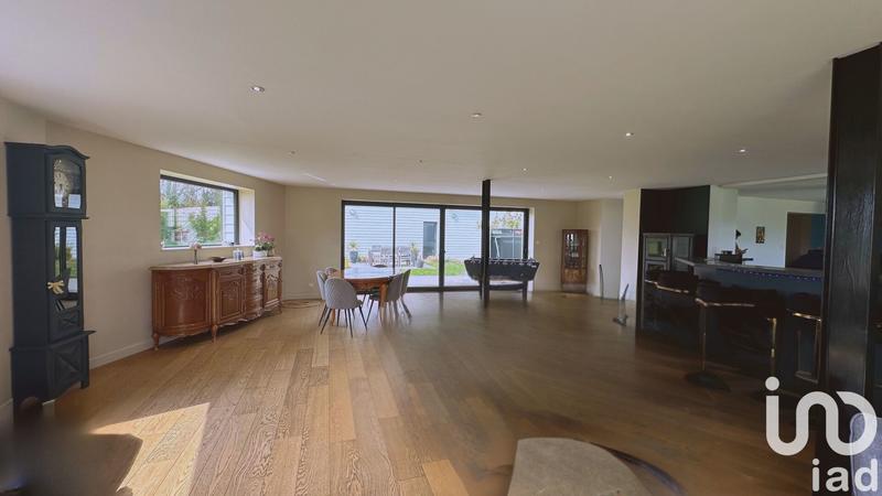 Maison - 437 m² - 5 pièces