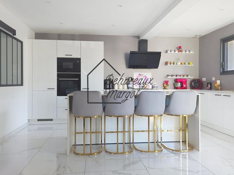 Maison - 192 m² - 7 pièces