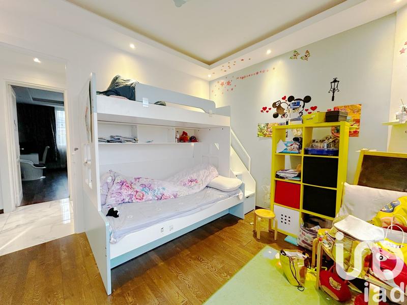 Appartement - 94 m² - 4 pièces