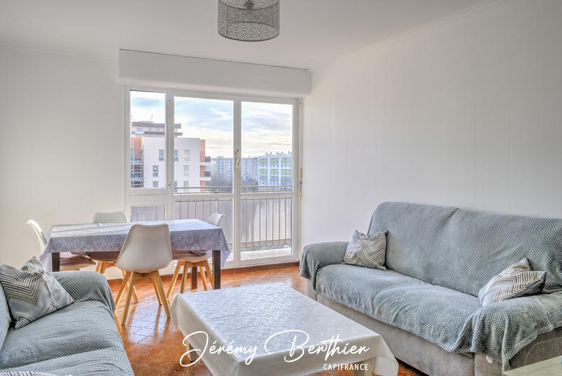 Appartement - 84 m² - 5 pièces