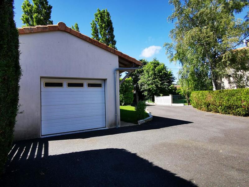 Maison - 215 m² - 14 pièces