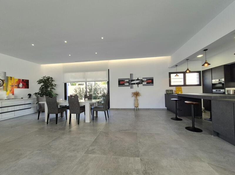 Maison contemporaine - 232 m² - 6 pièces