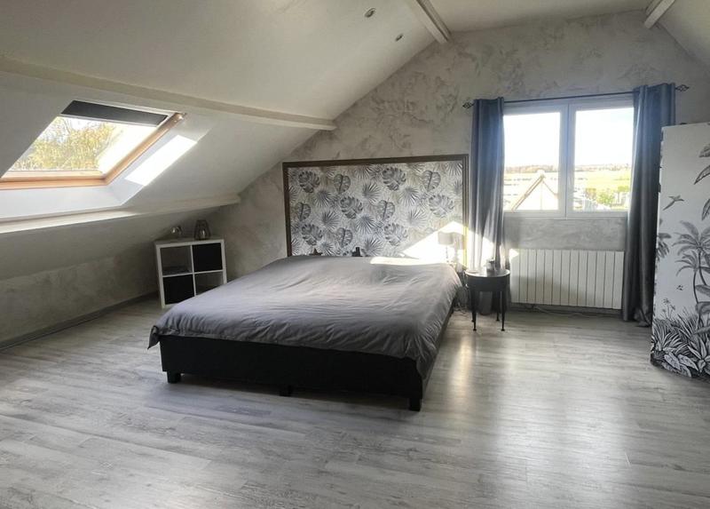 Maison - 200 m² - 7 pièces