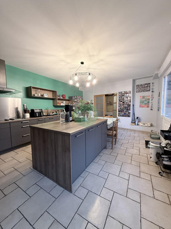 Appartement - 201 m² - 5 pièces