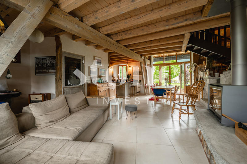 Maison - 350 m² - 8 pièces