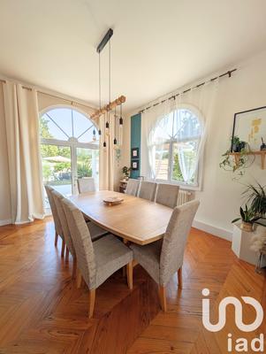 Maison - 200 m² - 5 pièces
