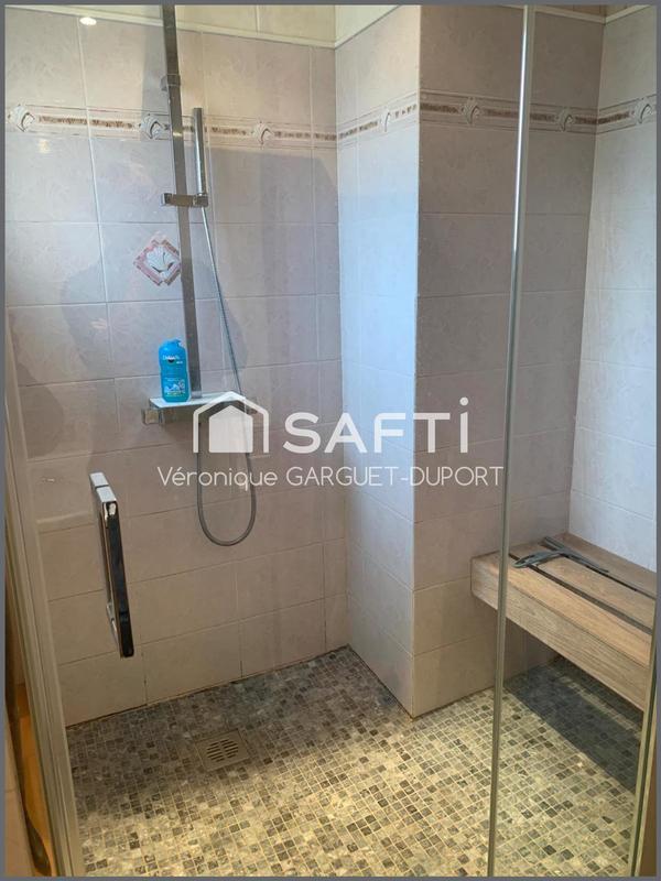 Maison - 218 m² - 8 pièces