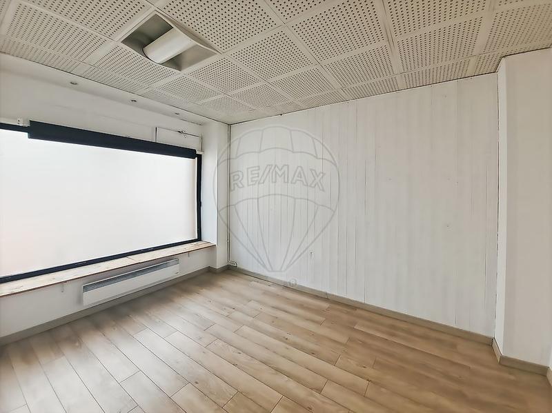 Local commercial - 54 m² - 4 pièces