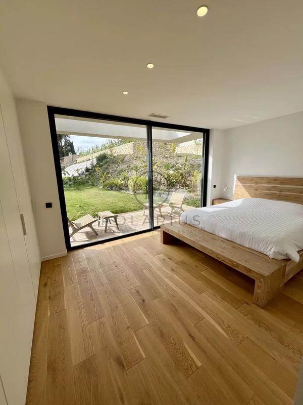 Villa - 445 m² - 7 pièces