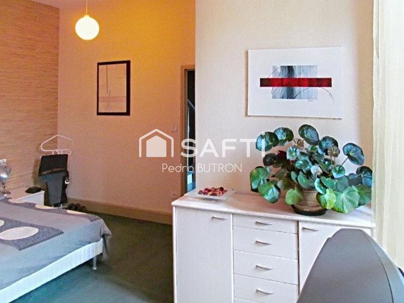 Maison - 205 m² - 7 pièces