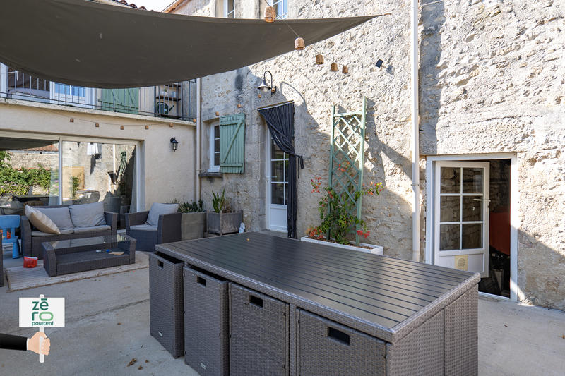 Maison - 208 m² - 8 pièces