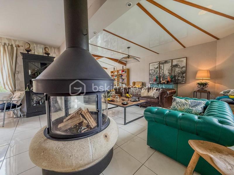 Propriété - 167 m² - 6 pièces