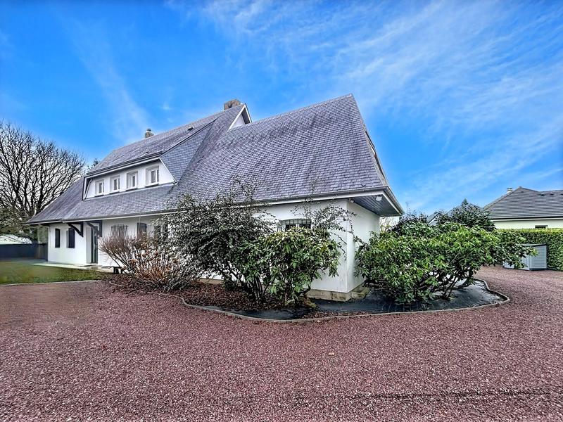 Maison - 197 m² - 8 pièces