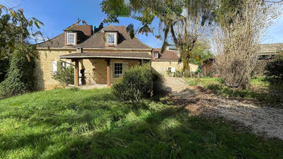 Maison - 280 m² - 12 pièces