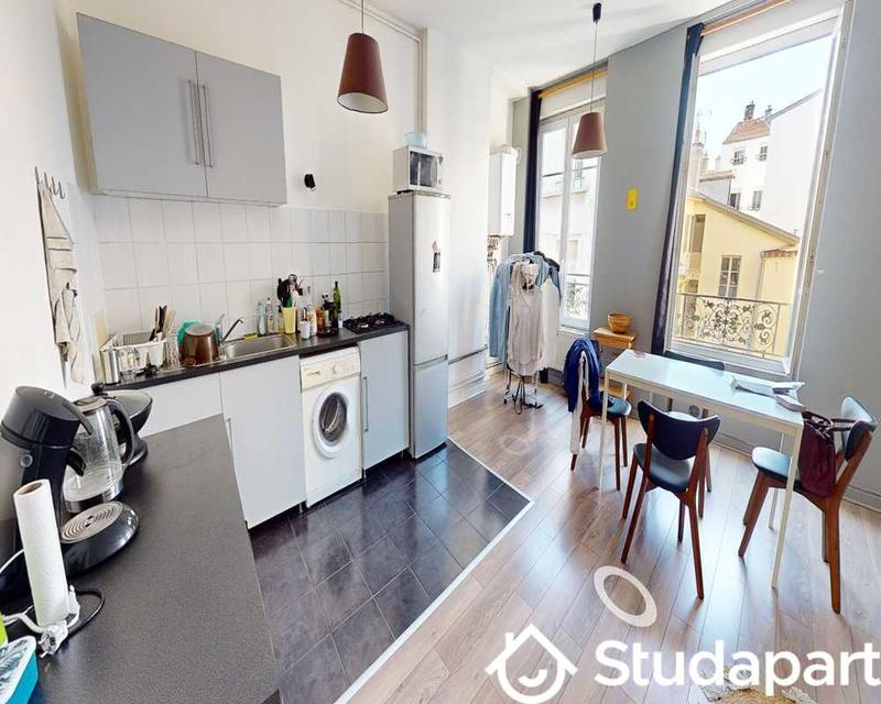 Chambre - 90 m² - 1 pièce