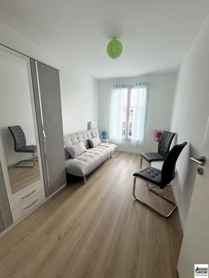 Maison traditionnelle - 82 m² - 5 pièces