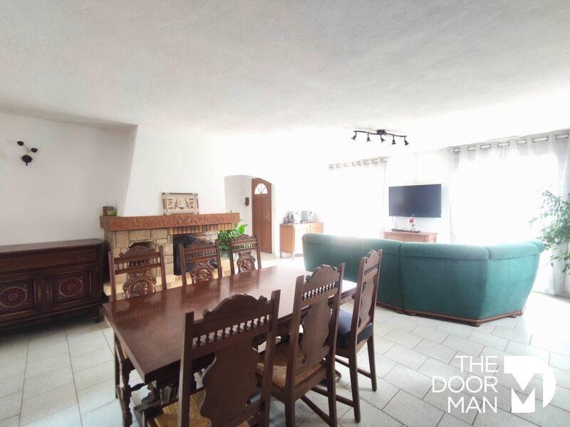 Maison traditionnelle - 180 m² - 5 pièces