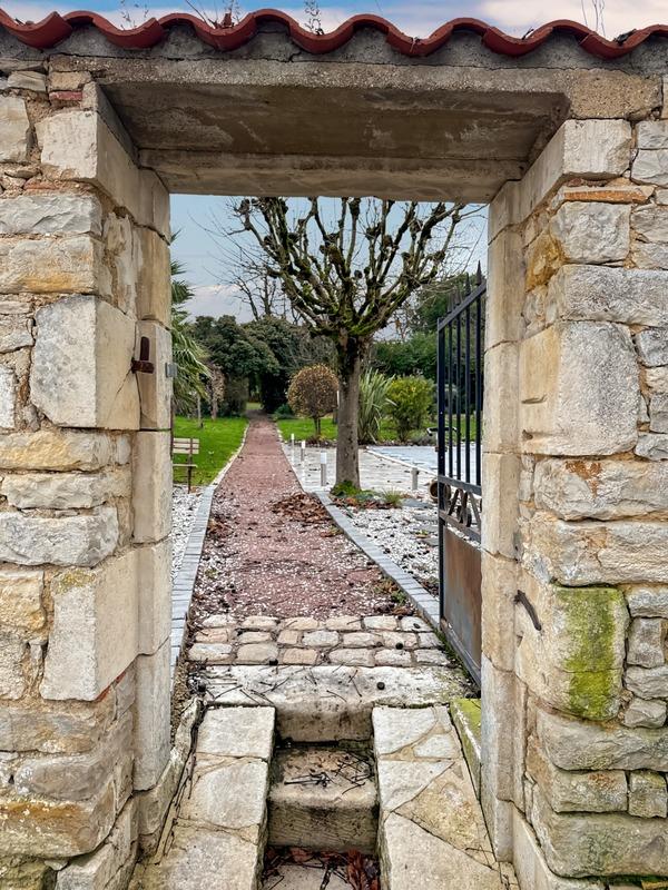 Propriété - 263 m² - 10 pièces