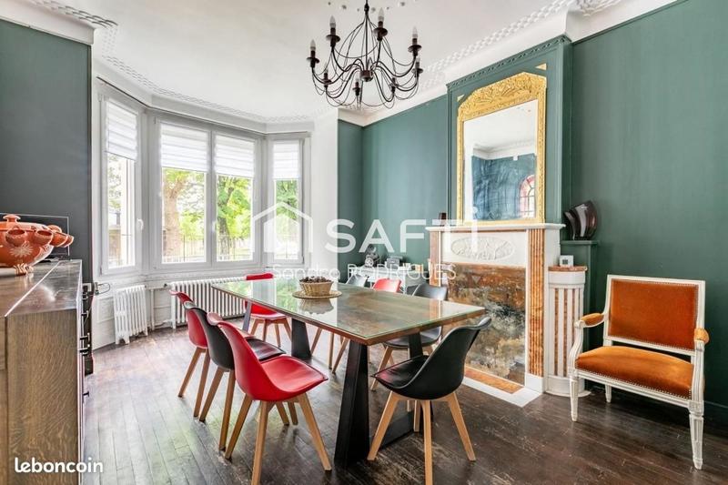 Maison - 160 m² - 8 pièces