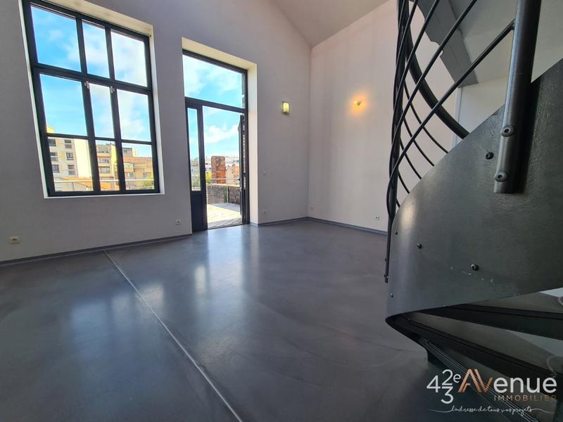 Loft - 175 m² - 5 pièces
