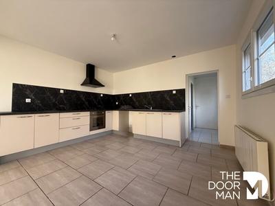 Maison en pierre - 80 m² - 4 pièces