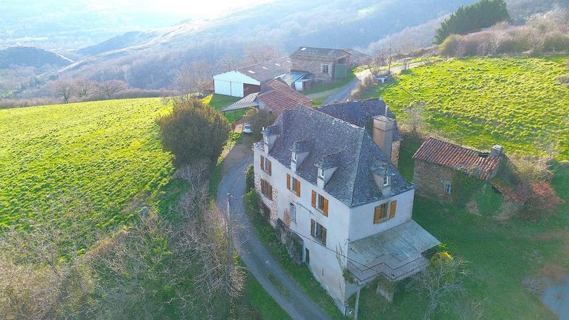 Corps de ferme - 240 m² - 8 pièces