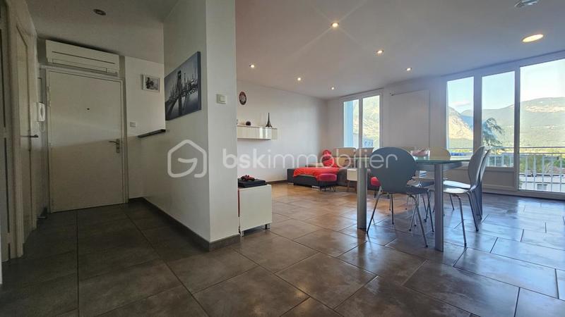 Appartement - 57 m² - 3 pièces