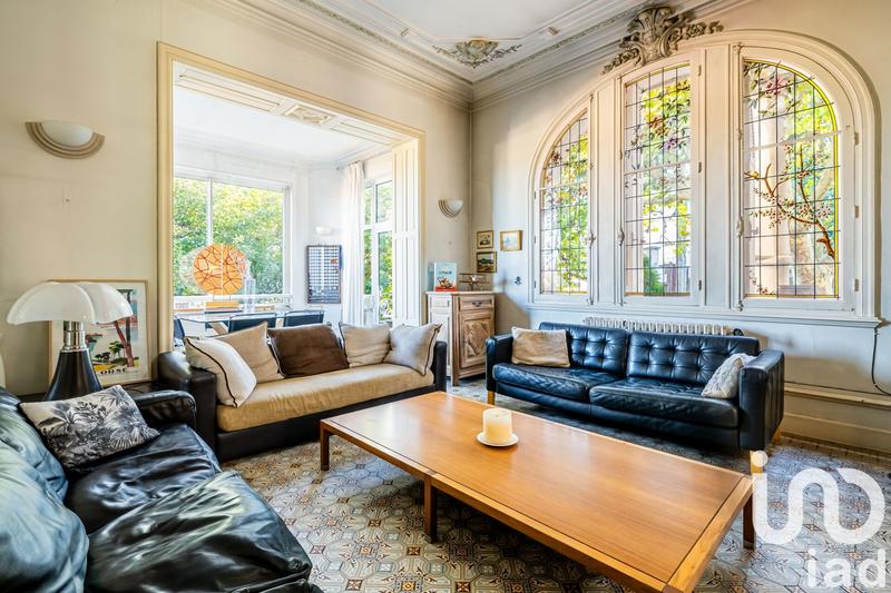 Maison - 210 m² - 11 pièces