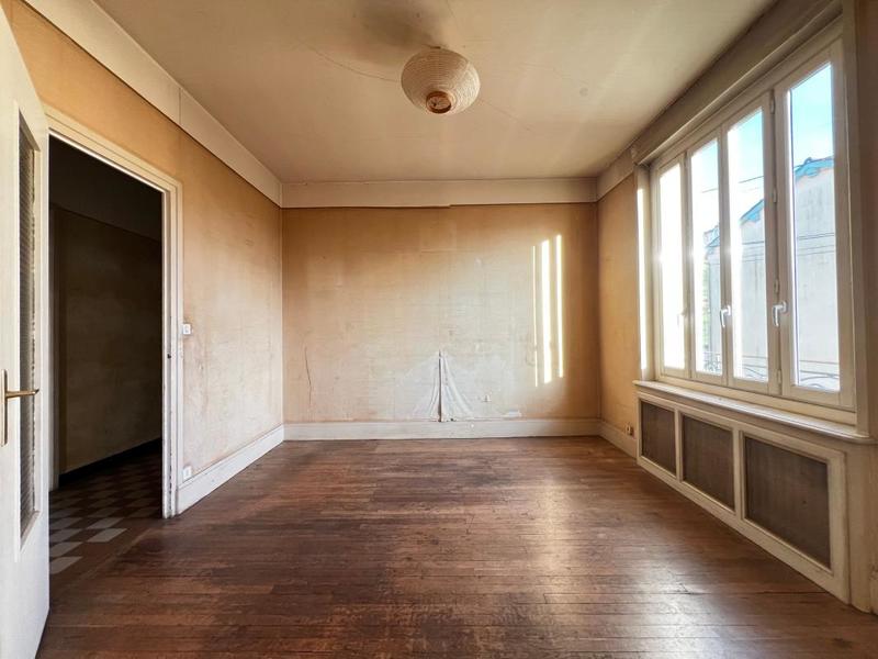 Maison - 230 m² - 7 pièces