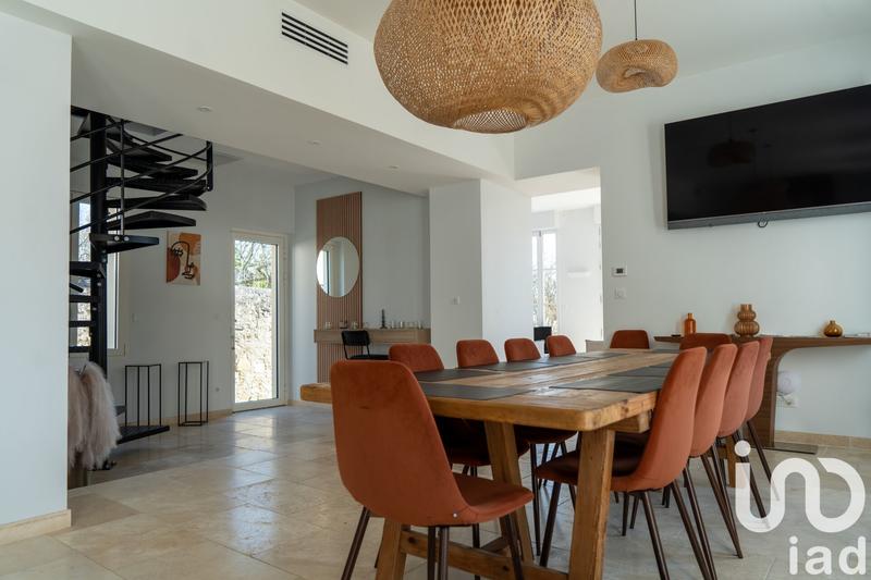 Maison - 277 m² - 7 pièces