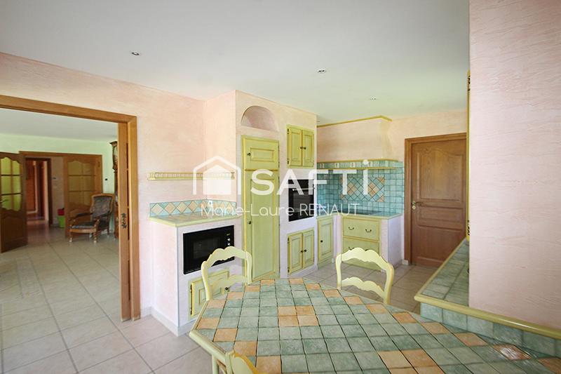 Villa - 254 m² - 8 pièces