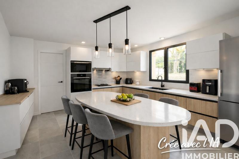 Maison - 195 m² - 9 pièces