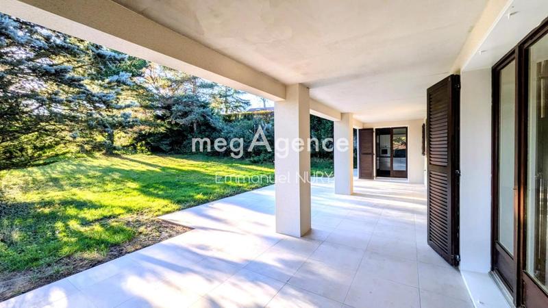 Maison - 178 m² - 8 pièces