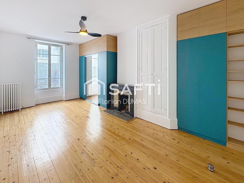 Appartement - 198 m² - 5 pièces