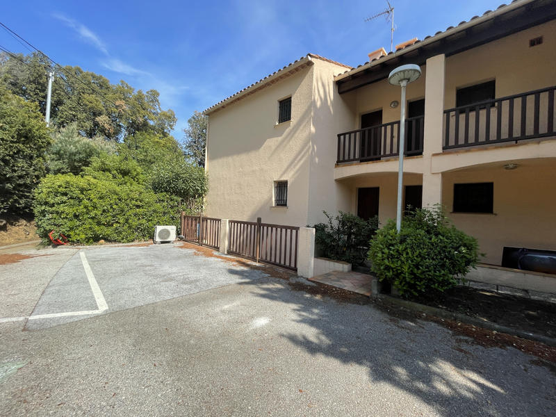 Fonds de commerce - Magasins - 128 m²