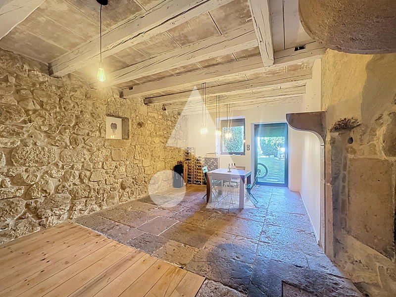 Maison - 269 m² - 8 pièces