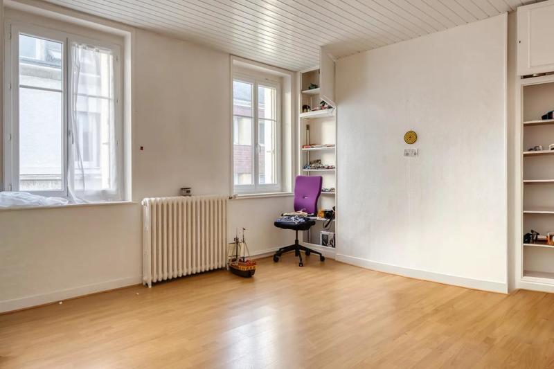 Maison - 238 m² - 11 pièces