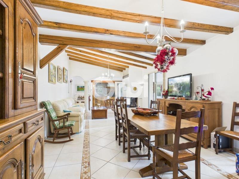 Villa - 285 m² - 9 pièces