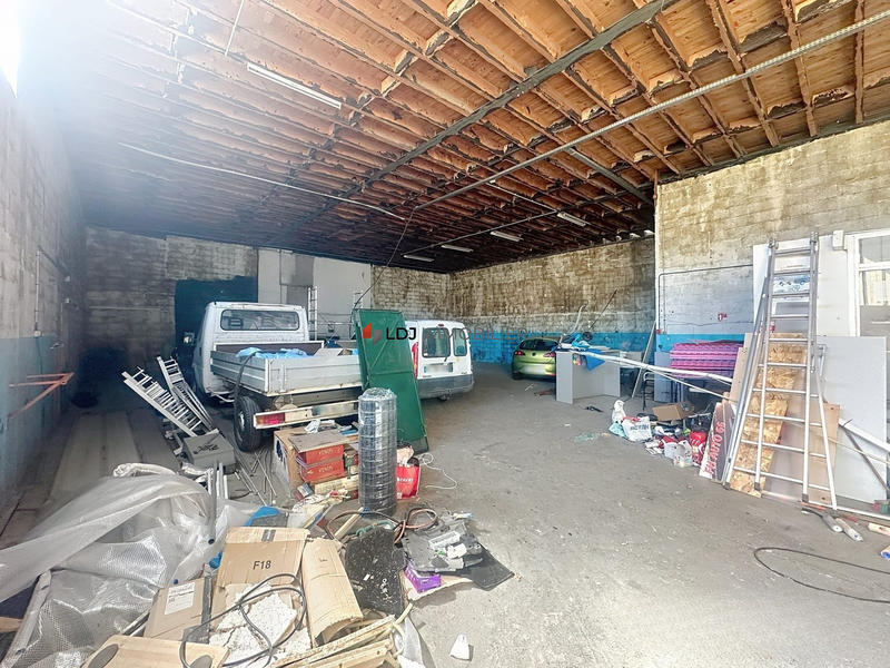 Local commercial - 1 410 m²