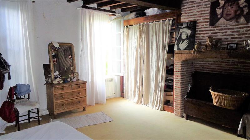 Maison de village - 400 m² - 10 pièces