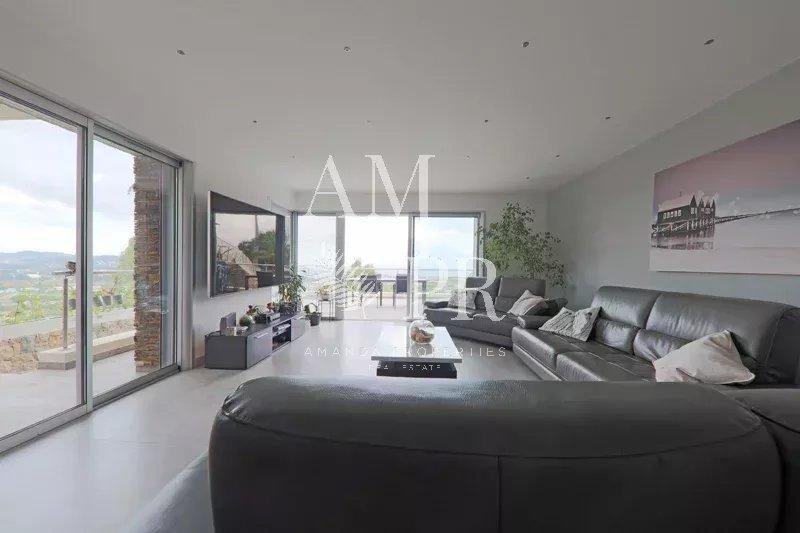 Maison - 291 m² - 8 pièces