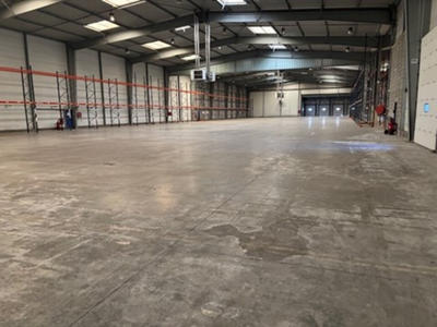 Local d'activité / Entrepôt - 6 700 m²