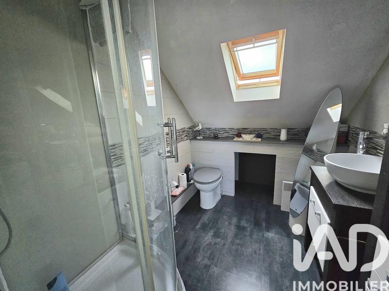 Maison - 96 m² - 5 pièces