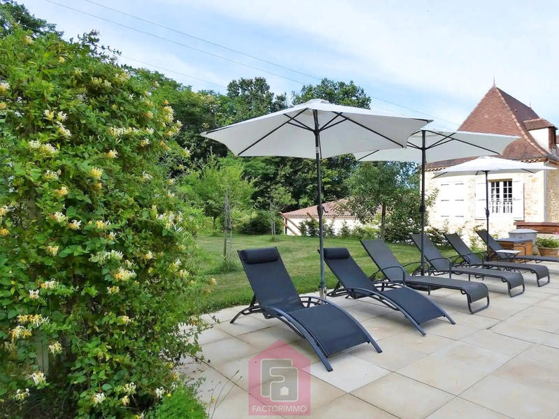 Propriété - 395 m² - 12 pièces