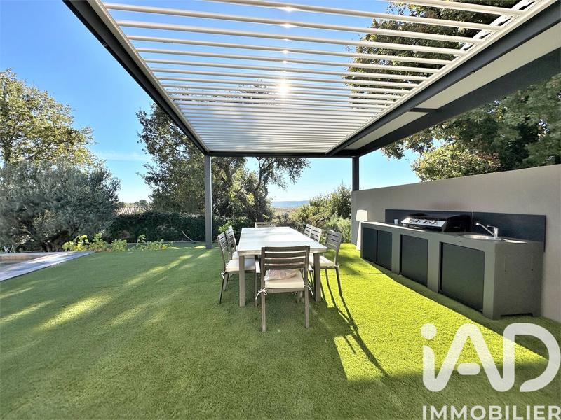 Maison - 207 m² - 6 pièces