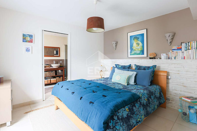 Maison - 197 m² - 8 pièces