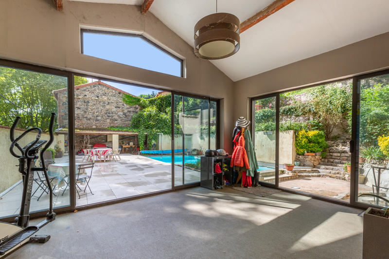 Maison - 245 m² - 7 pièces