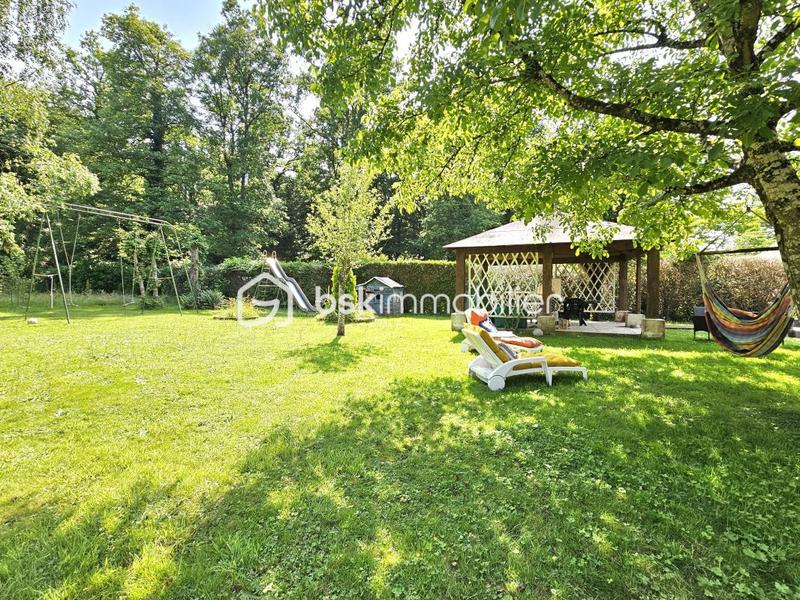 Maison traditionnelle - 117 m² - 6 pièces